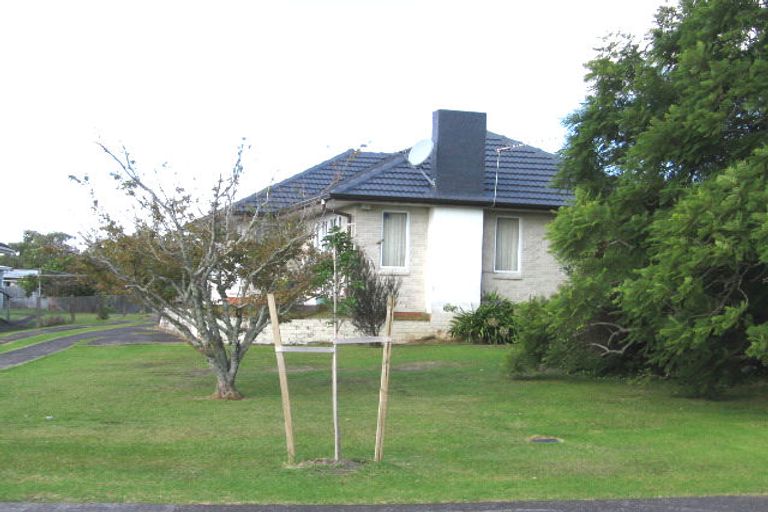 Photo of property in 35 Kervil Avenue, Te Atatu Peninsula, Auckland, 0610