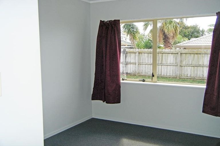 Photo of property in 1 Tullis Place, Burswood, Auckland, 2013