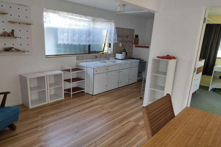 Photo of property in 18 King Richard Place, Browns Bay, Auckland, 0630