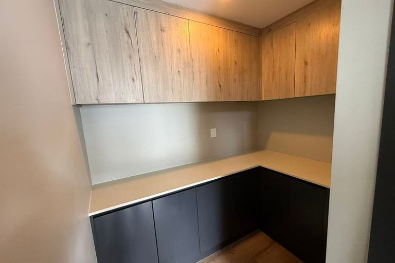 Photo of property in 6b Marina View Drive, West Harbour, Auckland, 0618