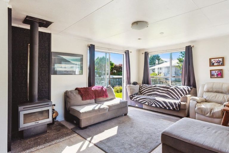 Photo of property in 86 Aorangi Road, Paraparaumu, 5032