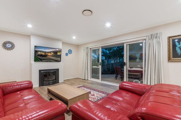 Photo of property in 158 Ruapehu Drive, Fitzherbert, Palmerston North, 4410