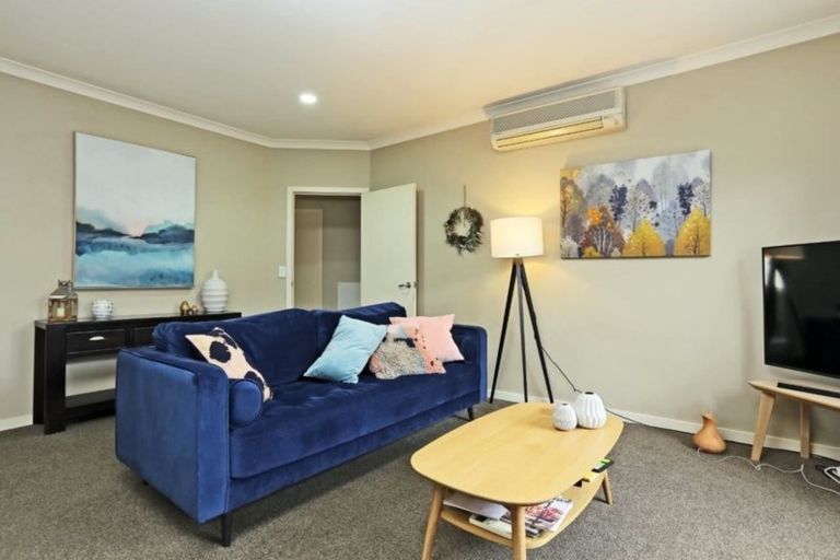 Photo of property in 16 Russell Robertson Drive, Havelock North, 4130