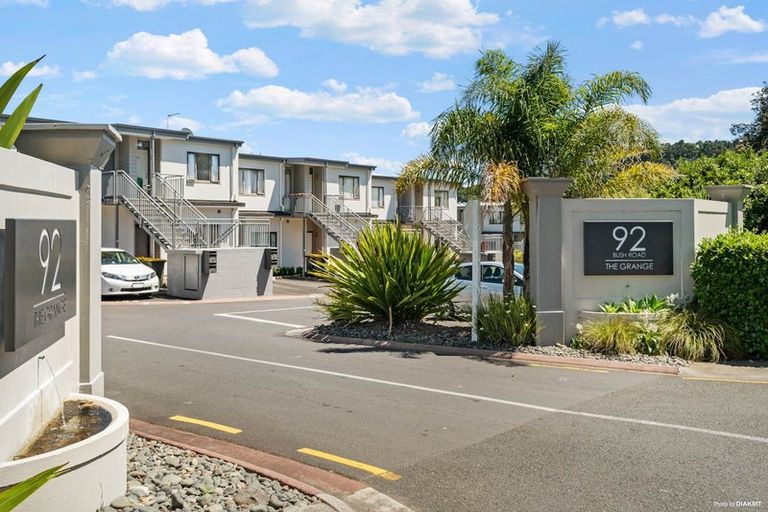 Photo of property in The Grange, 100/92 Bush Road, Albany, Auckland, 0632