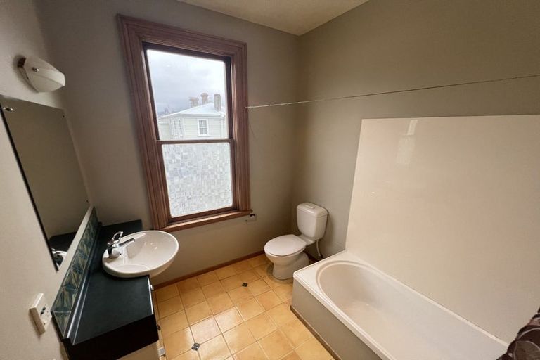 Photo of property in 127 Elizabeth Street, Mount Victoria, Wellington, 6011