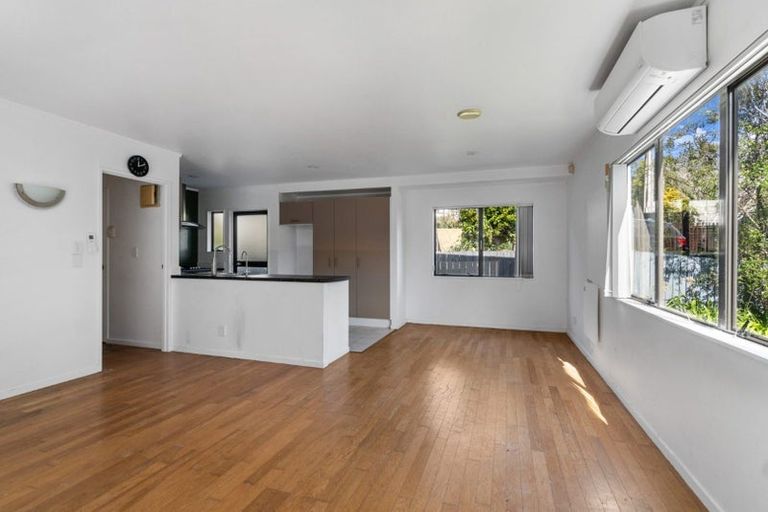 Photo of property in 41 D'oyly Drive, Stanmore Bay, Whangaparaoa, 0932