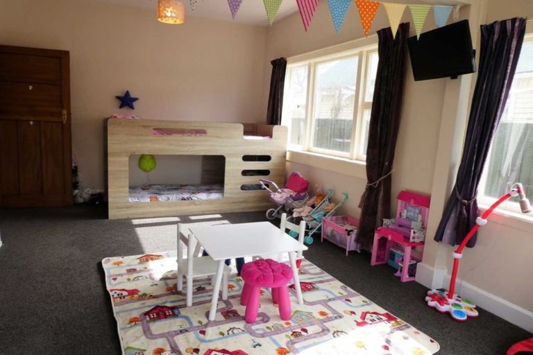 Photo of property in 38 North Parade, Richmond, Christchurch, 8013