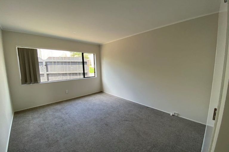 Photo of property in 10 Astelia Place, Goodwood Heights, Auckland, 2105