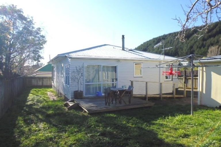 Photo of property in 6b Tararua Street, Paraparaumu, 5032