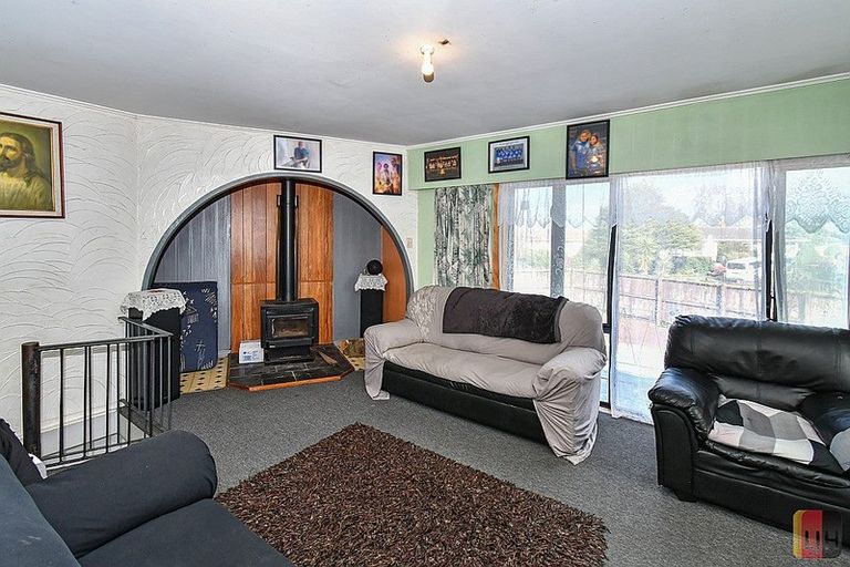 Photo of property in 37 Gainsborough Street, Manurewa, Auckland, 2102