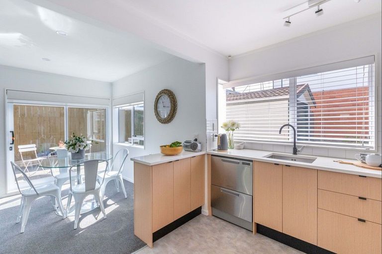 Photo of property in 33c Mana Esplanade, Paremata, Porirua, 5026