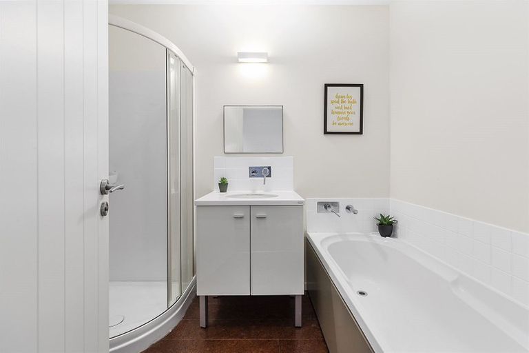 Photo of property in 4 Helm Place, Whitby, Porirua, 5024