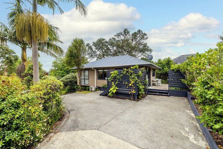 Photo of property in 21a Fraser Road, Narrow Neck, Auckland, 0624