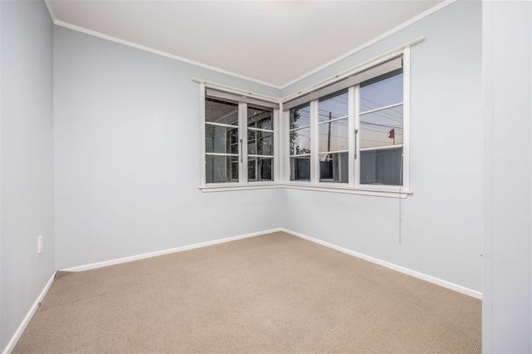 Photo of property in 182 Waimumu Road, Massey, Auckland, 0614
