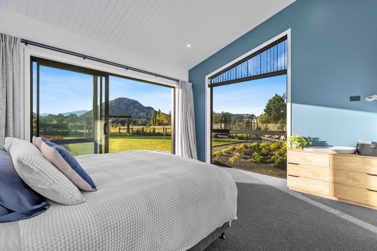 Photo of property in 87 Black Peak Road, Wanaka, 9382