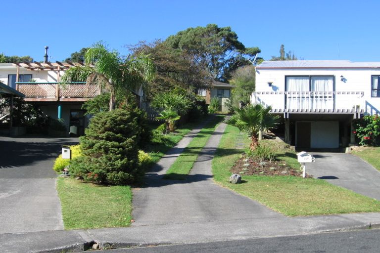 Photo of property in 26 Pahi Place, West Harbour, Auckland, 0618
