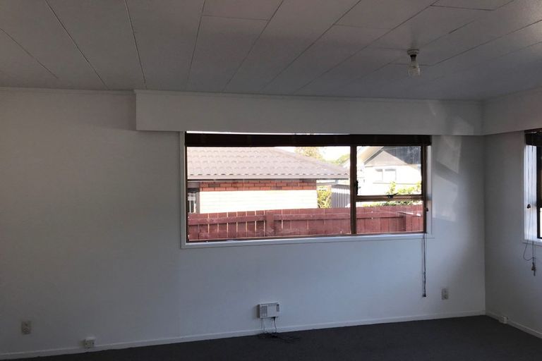 Photo of property in 1/4 Heathberry Close, Papatoetoe, Auckland, 2025