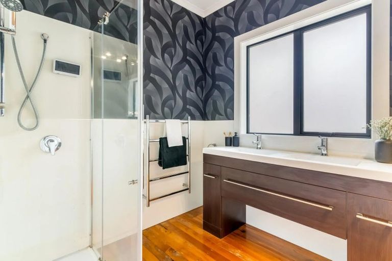 Photo of property in 32 Mary Street, Winton, 9720