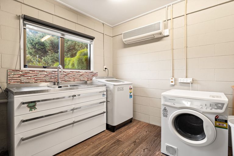 Photo of property in 2 Leith Street, Kinmont Park, Mosgiel, 9024