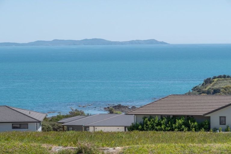 Photo of property in 17d Eagles Way, Cable Bay, 0420