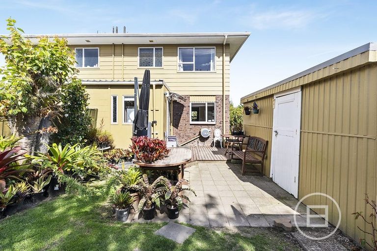 Photo of property in 2/24 Glynnbrooke Street, Te Atatu South, Auckland, 0610