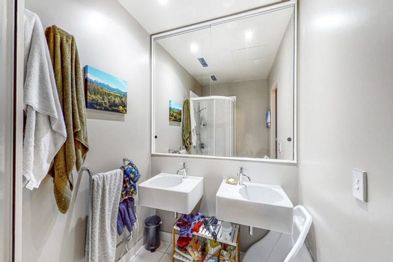 Photo of property in Waterloo Quay Apartments, 208/28 Waterloo Quay, Pipitea, Wellington, 6011