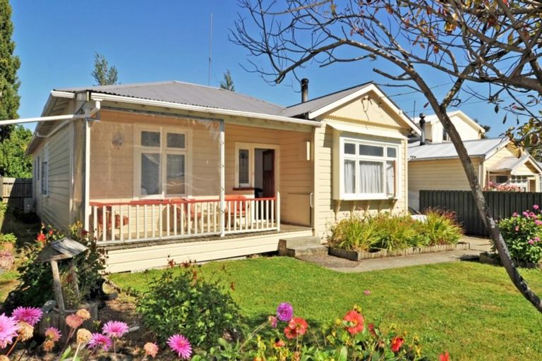 Photo of property in 8 Greenacres Street, Macandrew Bay, Dunedin, 9014