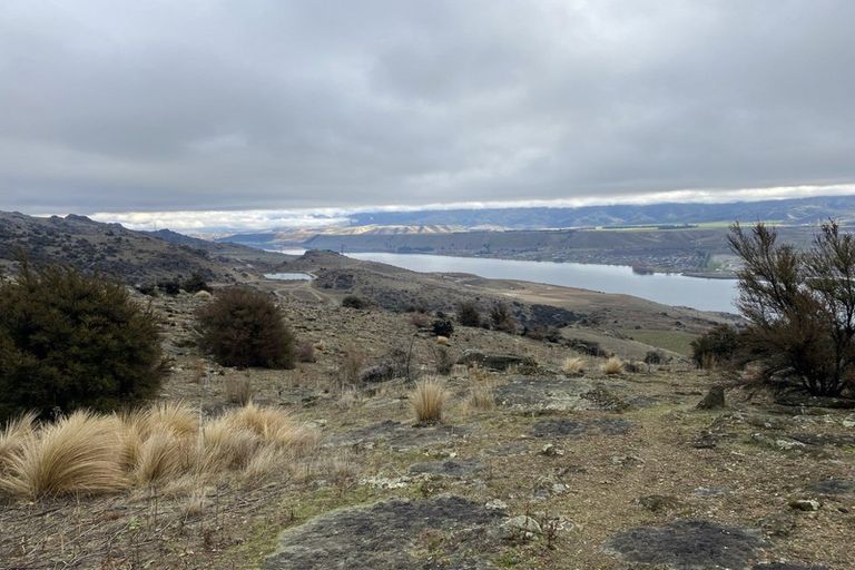 Photo of property in 355 Lakefront Terrace, Northburn, Cromwell, 9383