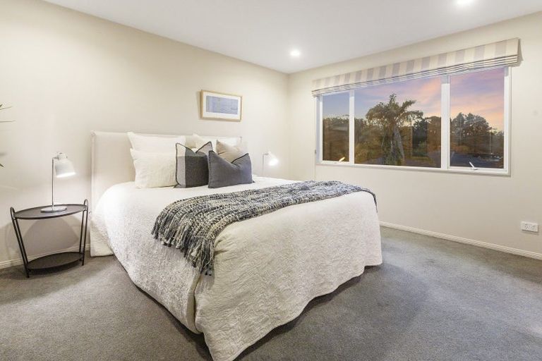 Photo of property in 41 Sapperton Drive, Henderson, Auckland, 0612