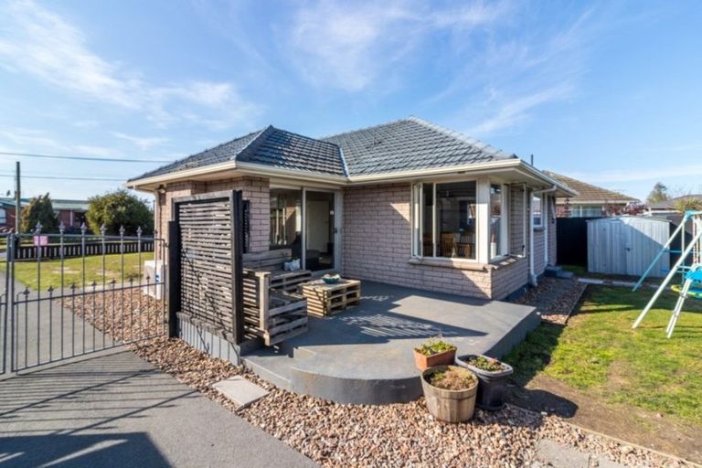 Photo of property in 12 Wimborne Crescent, Aranui, Christchurch, 8061