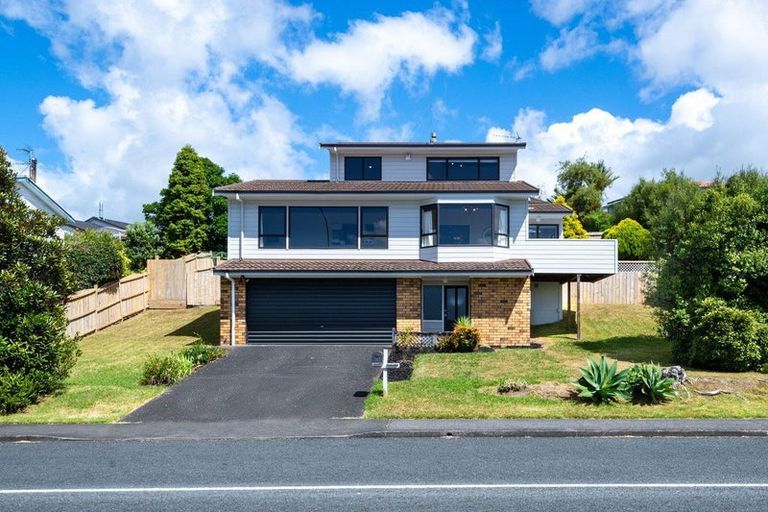 Photo of property in 147 Wiseley Road, West Harbour, Auckland, 0618