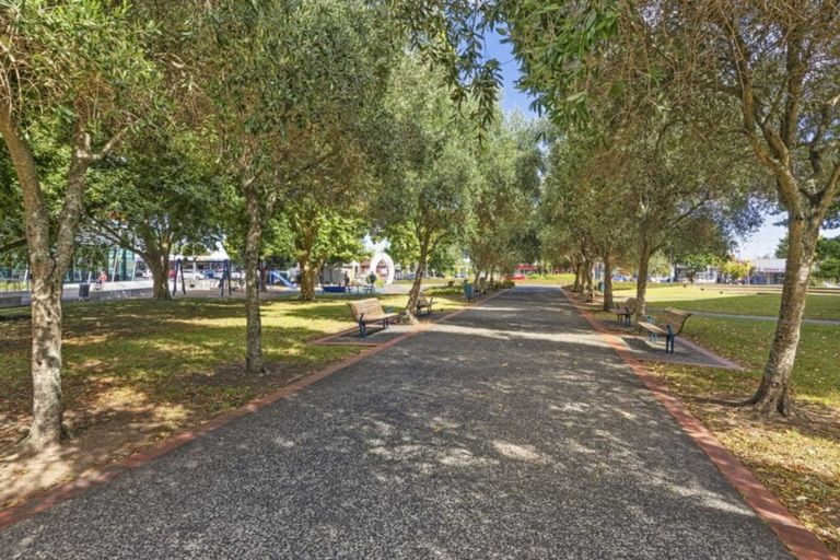 Photo of property in 3/17 Harbour View Road, Te Atatu Peninsula, Auckland, 0610