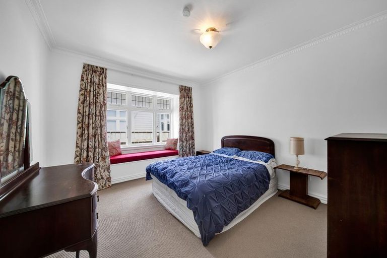 Photo of property in 18 Bulteel Street, New Plymouth, 4310