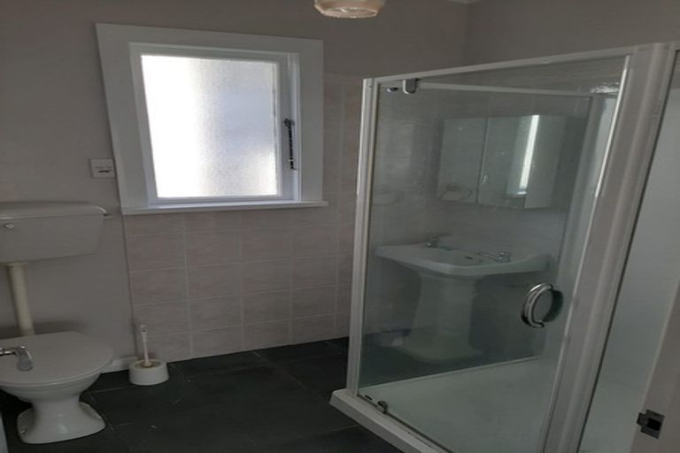 Photo of property in 118 Larnach Road, Vauxhall, Dunedin, 9013