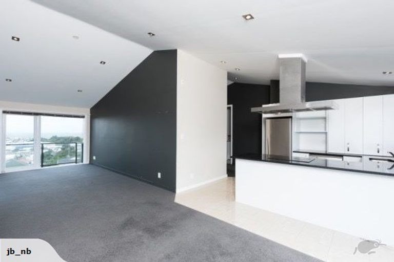 Photo of property in 8/21 Duchess Place, Maupuia, Wellington, 6022