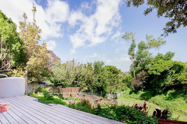 Photo of property in 50 Dale Road, Raumati South, Paraparaumu, 5032