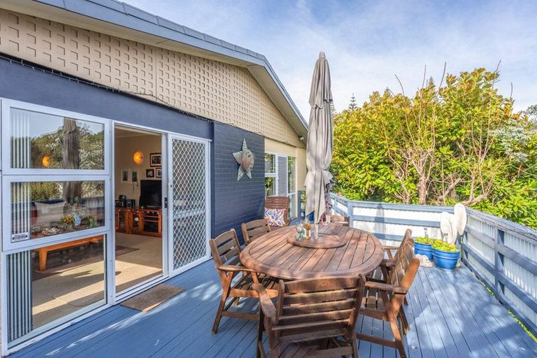 Photo of property in 33 Wharemauku Road, Raumati Beach, Paraparaumu, 5032