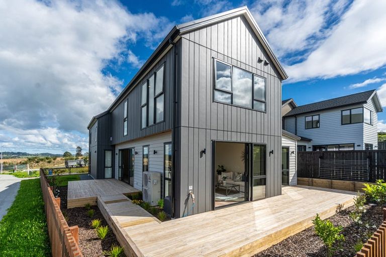 Photo of property in 2 Kauru Lane, Wainui, 0992