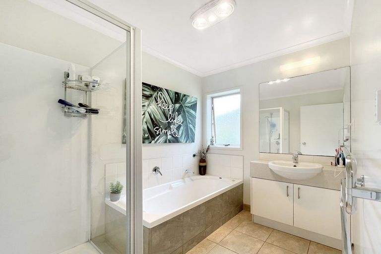 Photo of property in 38 Totara Views Drive, Red Beach, 0932