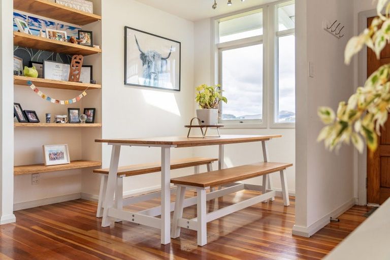 Photo of property in 61 Mana View Road, Paremata, Porirua, 5026