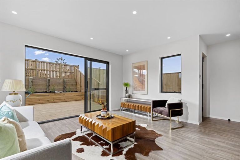 Photo of property in 43 Sunnyheights Road, Orewa, 0931