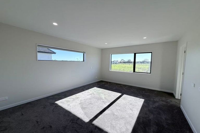 Photo of property in 8 Songline Road, Karaka, 2113