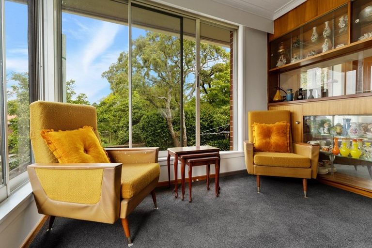 Photo of property in 77 Govett Avenue, Frankleigh Park, New Plymouth, 4310