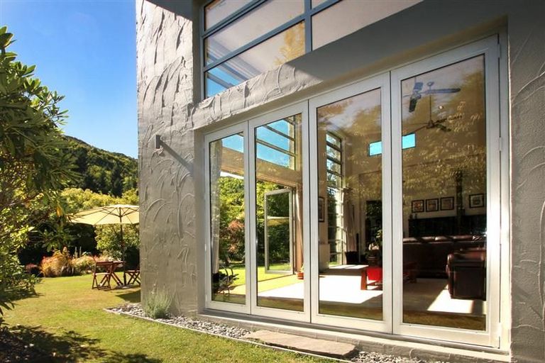 Photo of property in 23 Nairn Street, Arrowtown, 9302