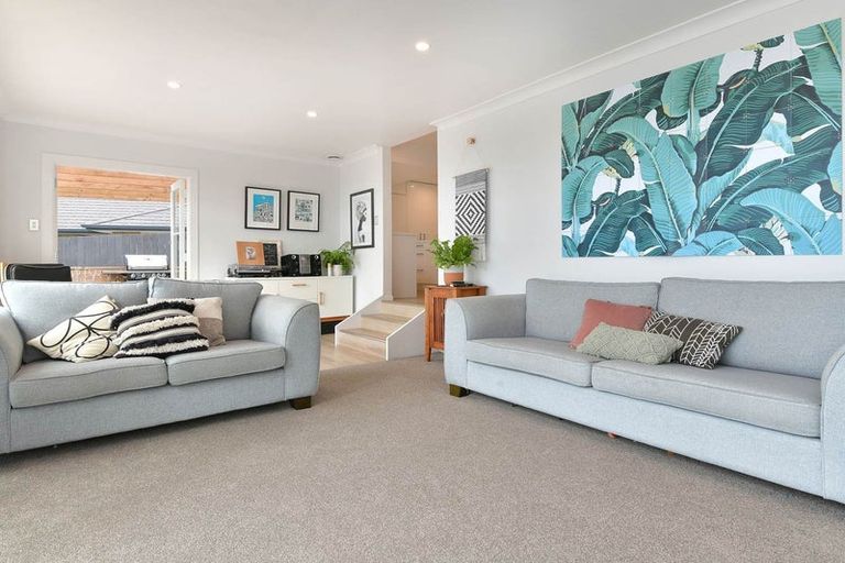 Photo of property in 462 Whangaparaoa Road, Stanmore Bay, Whangaparaoa, 0932