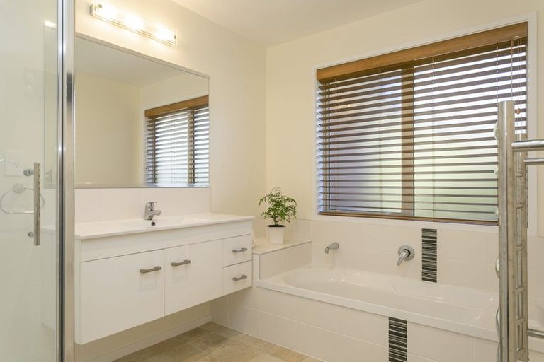 Photo of property in 2 Loloma Way, Wharewaka, Taupo, 3330