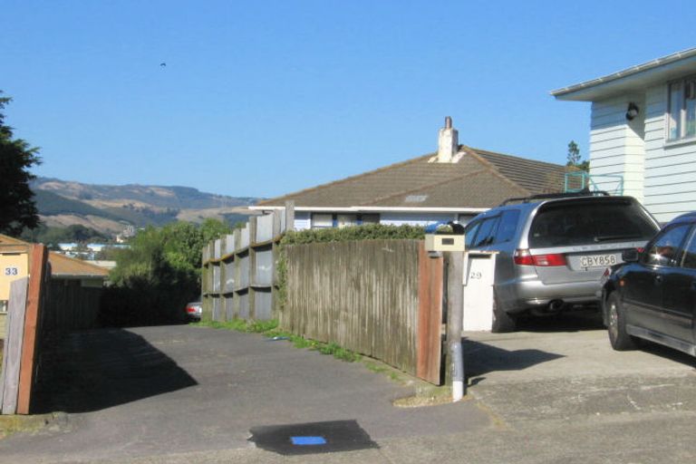 Photo of property in 31 Takapuwahia Drive, Takapuwahia, Porirua, 5022