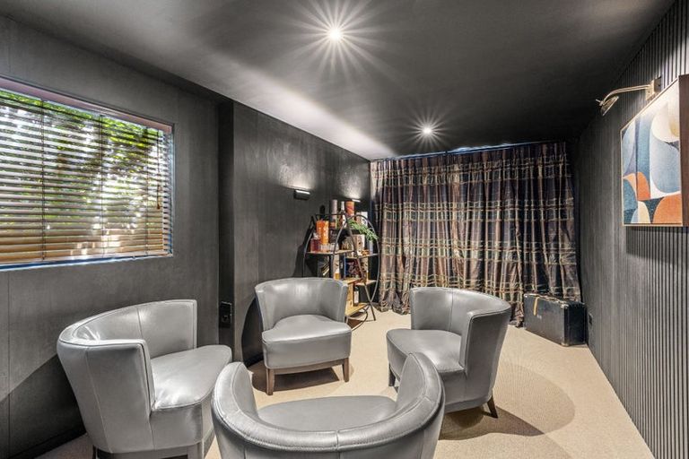 Photo of property in 77 Port Hills Road, Heathcote Valley, Christchurch, 8022