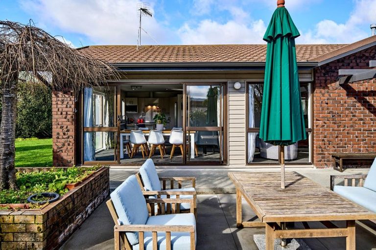 Photo of property in 23 Mcenroe Grove, Naenae, Lower Hutt, 5011