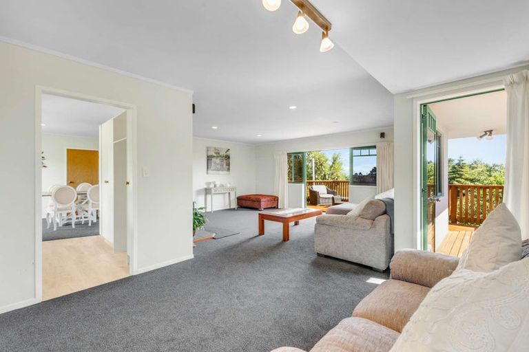 Photo of property in 6 Pararewa Drive, Whalers Gate, New Plymouth, 4310